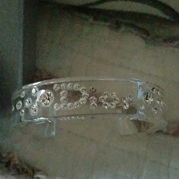 ❤️❤️NIB DIOR Lucite Swarovski Cuff Bracelet - Picture 1 of 3